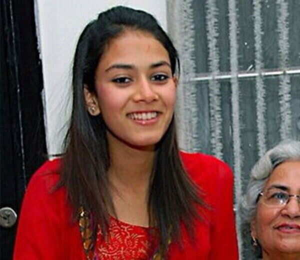 mira_rajput_rare_pics_18_