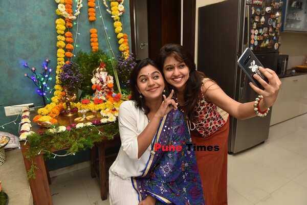 Gautami_and_Mrunmayee_Deshpande (6)