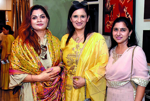 (L-R) Komal Agarwal, Sarika Mehra and Shivani Bhasin (BCCL/ Vishnu Jaiswal)
