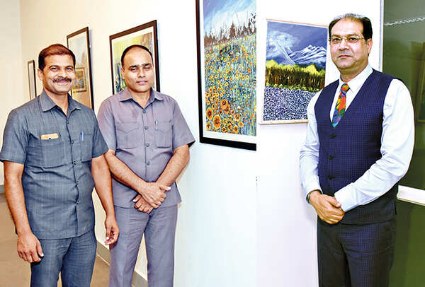 (L) Ishwar Yadav and Izhar Siddiqi (R) Mohsin Raza (BCCL/ Vishnu Jaiswal)