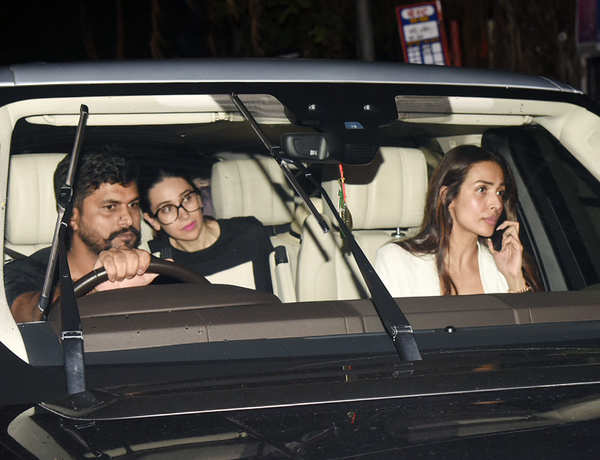 PHOTOS: Karisma Kapoor steps out for a dinner date with BFF's Malaika ...