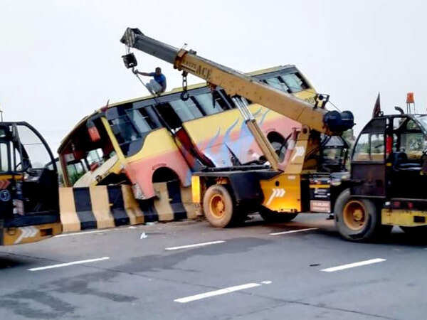 Narrow Escape For Passengers: UP: Narrow escape for passengers as bus ...