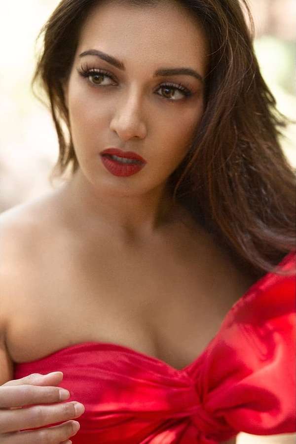600px x 901px - Hotness Alert! Catherine Tresa flaunts her incredible figure and oozes  oomph in a red fluffy gown | Telugu Movie News - Times of India