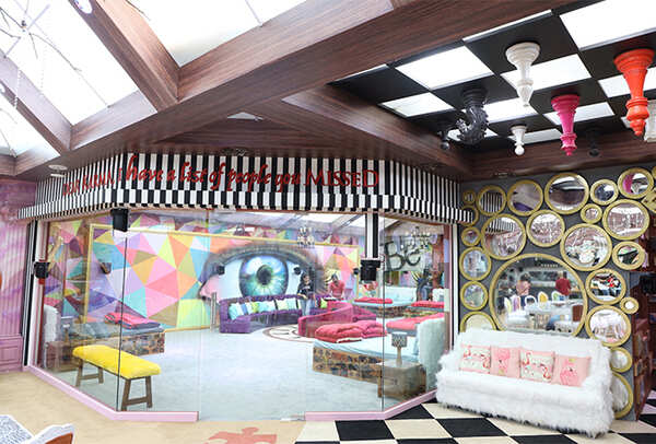 Bigg-Boss-House-(Outside-Bedroom)
