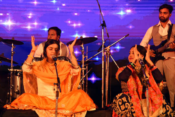 event_nooran sister (5)