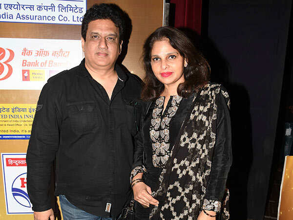 Dabboo-Mallik-with-wife