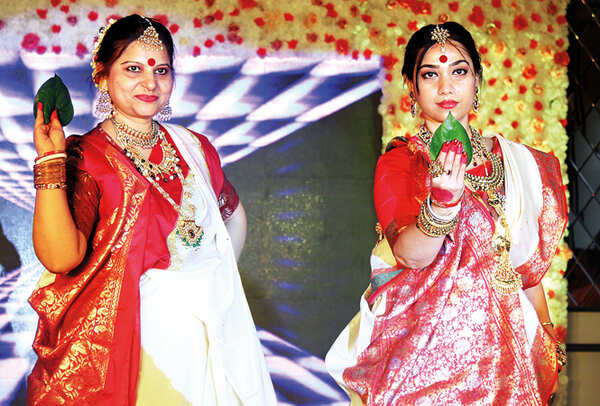 Hema (L) and Monalisa (BCCL/ Arvind Kumar)