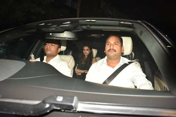 Photos: Deepika Padukone arrives at Ranbir Kapoor's house for his ...