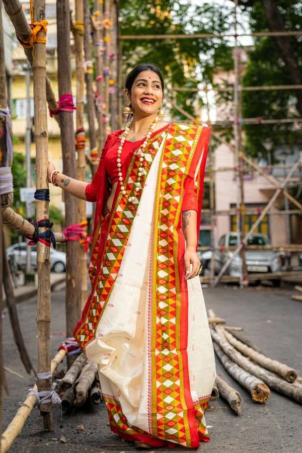 sari | Durga Puja fashion for her - Telegraph India