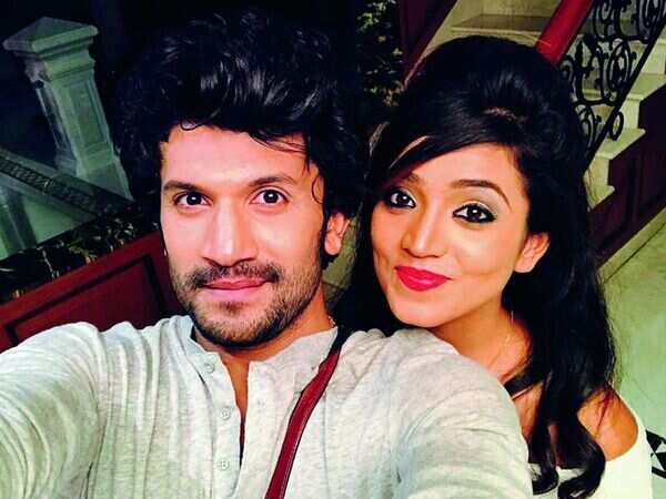 bt05biggboss-bhuvann-sanjana