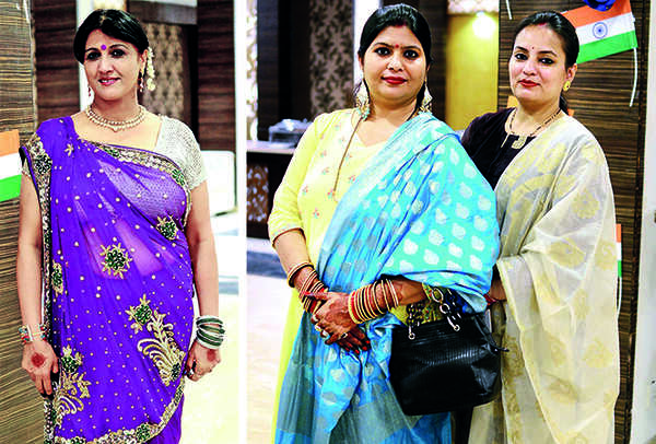 (L) Bubble (R) Monika and Sarika (BCCL/ Pankaj Singh)