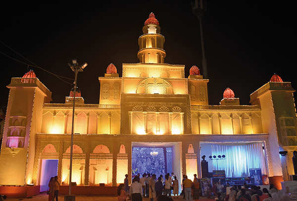 Lots To Explore At The Durga Puja Pandals In Lucknow | Lucknow News ...