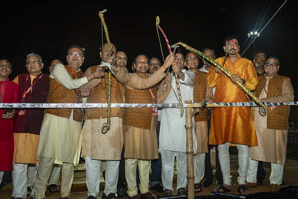 Sujit Bose, Lalit Beriwala, Binay Dubey & others during the Inauguration ceremony of Dussehra Mahotsav by Salt Lake Sanskritik Sansad & Sanmarg held at Central Park(Salt LAKE), Kolkata_3