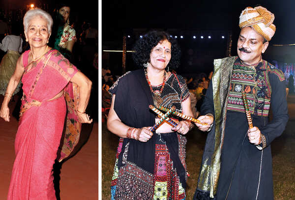 (L) Usha Khanna (R) Sushma and Dharam Veer Prasad (BCCL/ Farhan Ahmad Siddiqui)