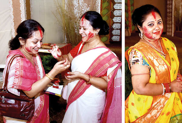 (L) Tanushree Majumdar and Devashree Agarwal (R) Arpita Roy (BCCL/ Vishnu Jaiswal)