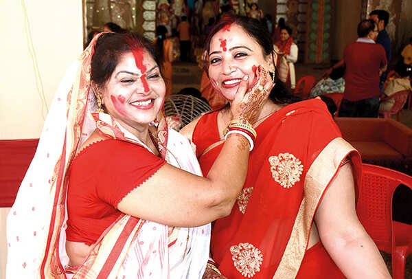 Geeta Bera (L) and Parul Prabhat Lahiri (BCCL/ Vishnu Jaiswal)
