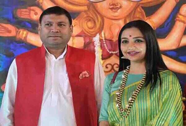 Sundeep bhutoria with actress June Malia - Copy
