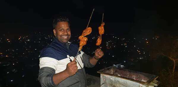 Chef Amit Sharma making chicken Barbeque for Kangana Ranaut