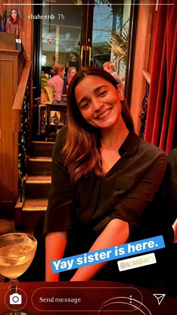 Alia Bhatt poses for a happy picture as she joins sister Shaheen Bhatt ...