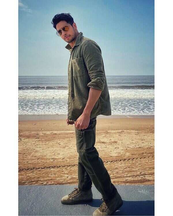 sidmalhotra_77053403_540726189828157_1319435874885168914_n