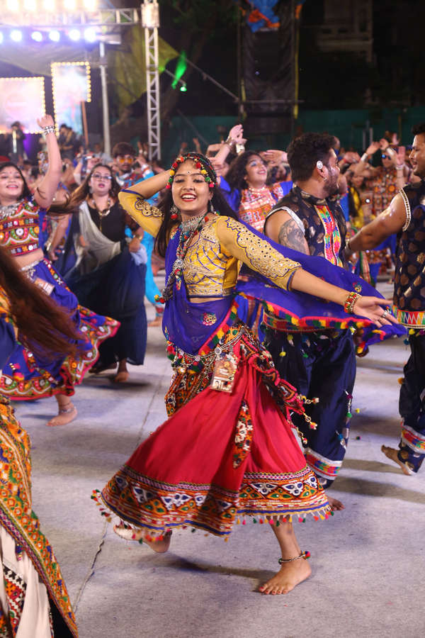 Garba raas nights at Saket keeps revelers happy | Events Movie News - Times  of India