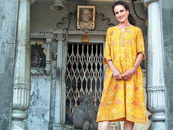 Andie MacDowell at Banganga temple in Mumbai