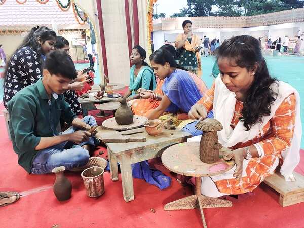 Young artisans showing demo at the exhibition.