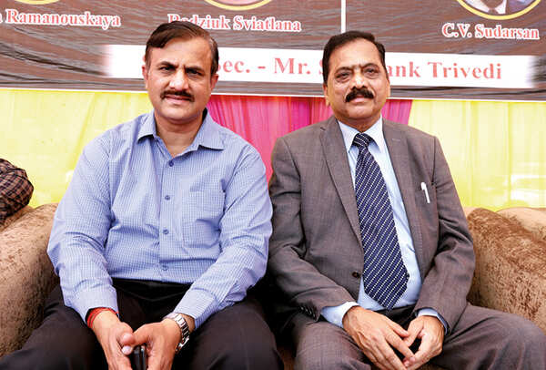 Satya Narayan Sabat (L) and CV Sudarshan (BCCL/ Aditya Yadav)