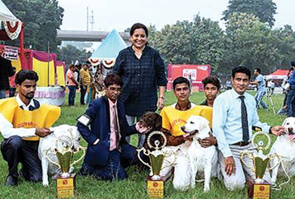 Enakshi Chandel with her winner Labradors (BCCL/ Aditya Yadav)