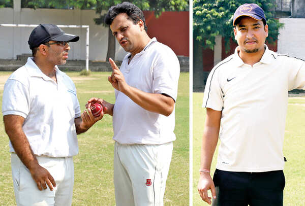 Mohit Dhir (L) and Vinay Tiwari with Manoj (BCCL/ Aditya Yadav)