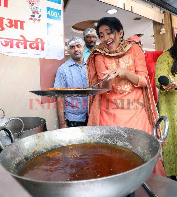 Making Jalebi in Indore