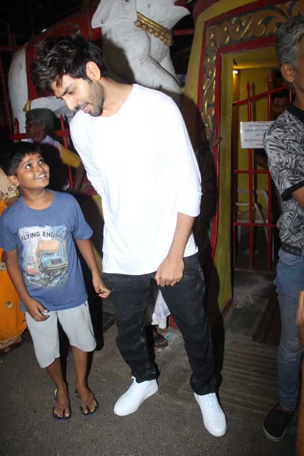 Kartik Aaryan (2).
