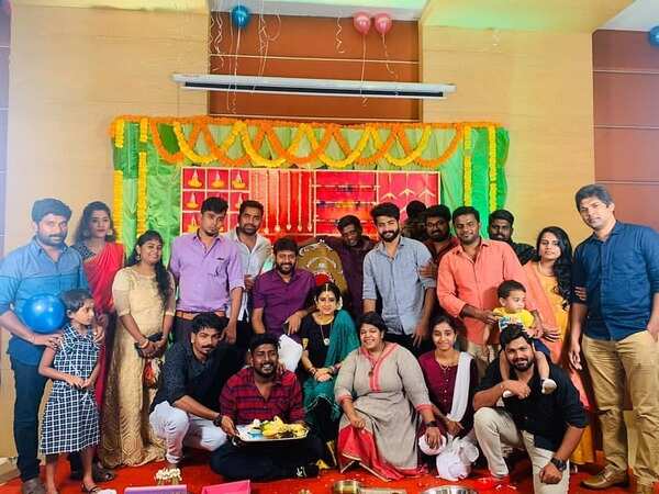 Sruthi Ravi - Rio Raj and friends