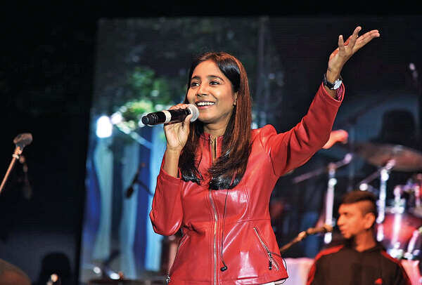 Shilpa Rao performed on the second day of the Mayur Utsav