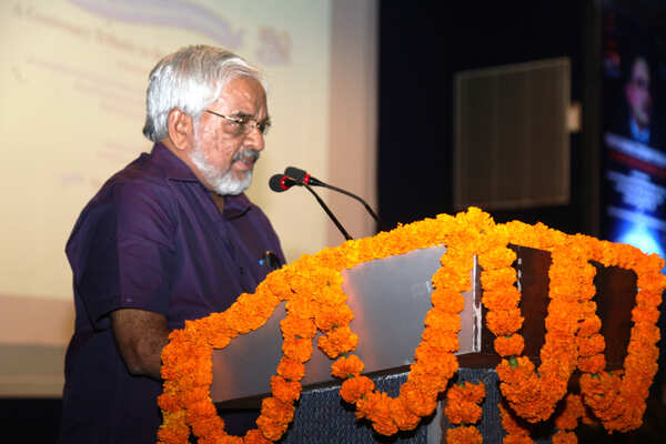 Padma Shri M. Chandra Dathan, Former Director, Vikram Sarabhai Space Centre, ISRO delivering ‘Dr. Vikram Sarabhai Memorial Lecture’