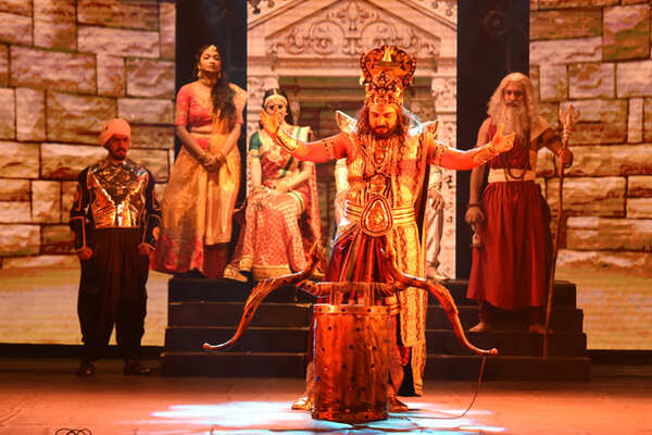 Sunil Kumar as Ravan attending Sita's swayamvar