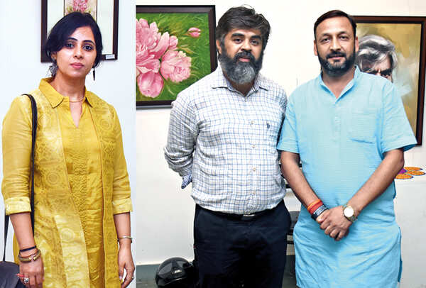 (L) Roli Shukla (R) Gaurav Shukla and Abishek Khare (BCCL/ Vishnu Jaiswal)