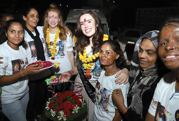 Emma Jenkins, Miss Universe Great Britain 2019, along with Miss Universe Great Britain 2019 finalists, visited a cafe run by acid attack survivors in Lucknow and also interacted with the ladies there (BCCL/ Aditya Yadav)