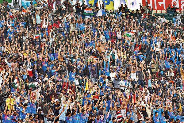 HT08_FANS_00R_9657