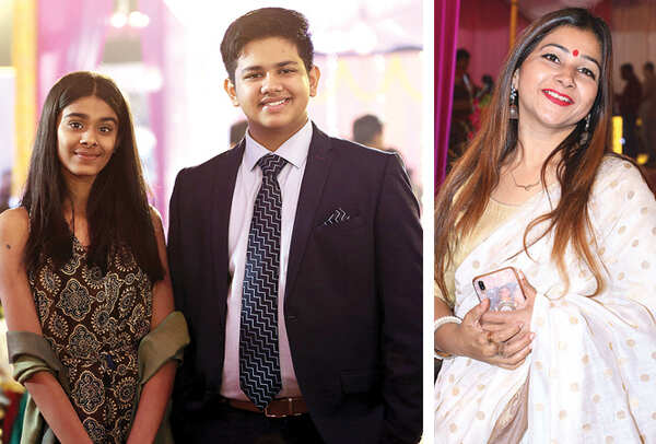 (L) Sharanya and Saumitra Saran Saxena (R) Archana Pratap (BCCL/ Aditya Yadav)