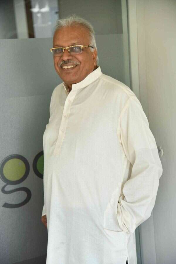 BEST LYRICIST -HS VENKATESH MURTHY FOR THE SONG SAKKAREYA PAAKADALI FROM HASIRU RIBBON