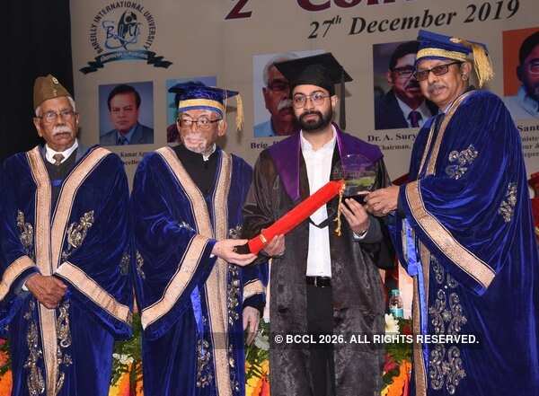 Chief Guest, Santosh Gangwar gave away the degrees