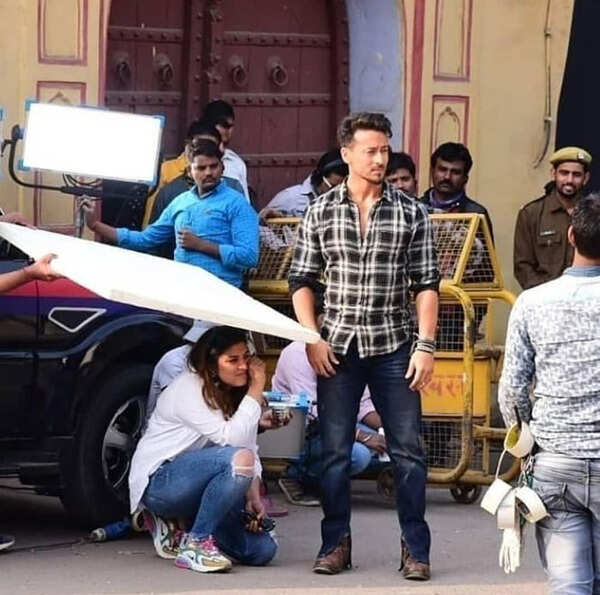 Baaghi-3-LEAKED-pictures-of-Tiger-Shroff-and-Riteish-Deshmukh-from-Jaipur-schedule-Shraddha-Kapoor-to-kickstart-shoot-today-4