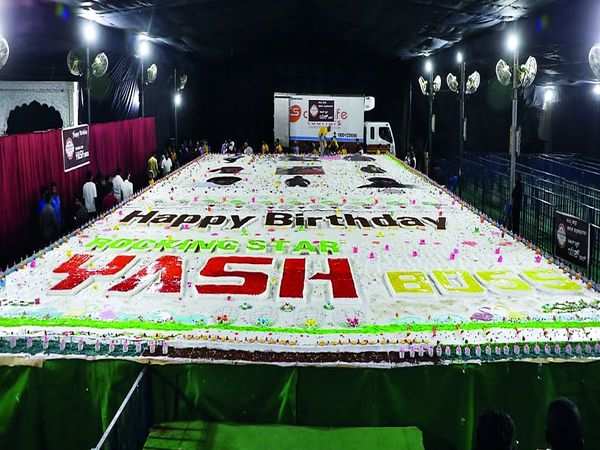 Whoa: 5000kg cake for #yash's birthday😘🤩 . . #kgf #actor #superstar |  Instagram