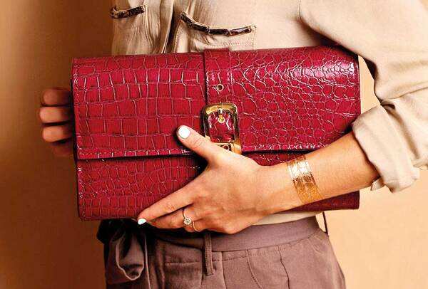 clutch---iStock-576724232