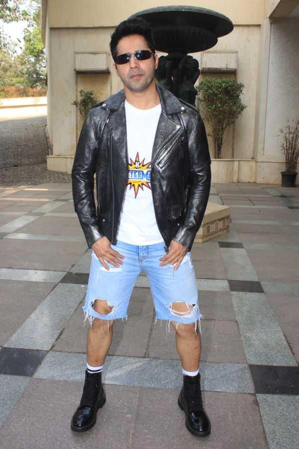 Get The Look: Varun Dhawan Looks Suave As Ever In His Rs 1.7 Lakh Gucci  Jacket, Jeans And Boots For David Dhawan's Birthday Party