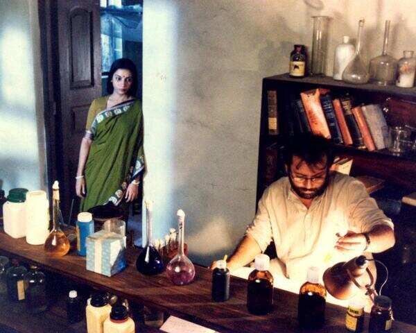Ek Doctor ki Maut