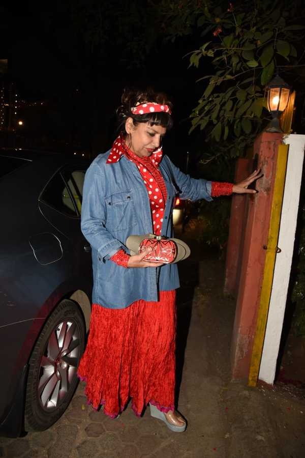 Photos: Javed Akhtar Brings In His 75th Birthday With A Retro Theme ...