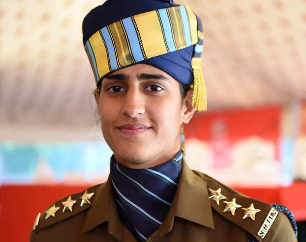 Several firsts this R-Day: 4th-gen woman officer leading Army team, PM  tribute at war memorial and more | India News - Times of India