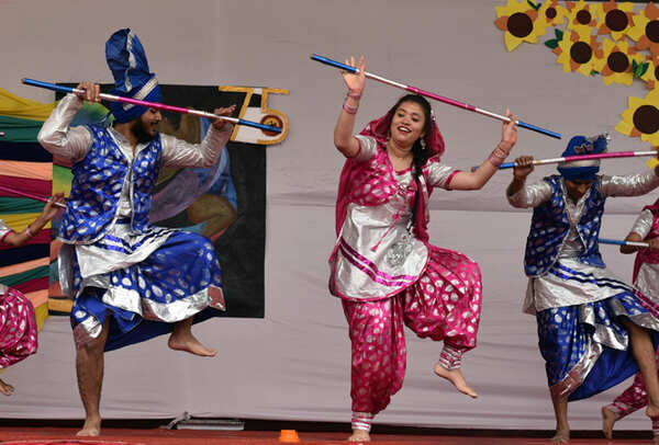 Maharani College fest Veethika